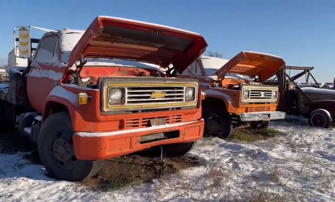 Farm Auction Action! Cool old Trucks and Collectibles! Chevy Ford GMC IHC & MORE!